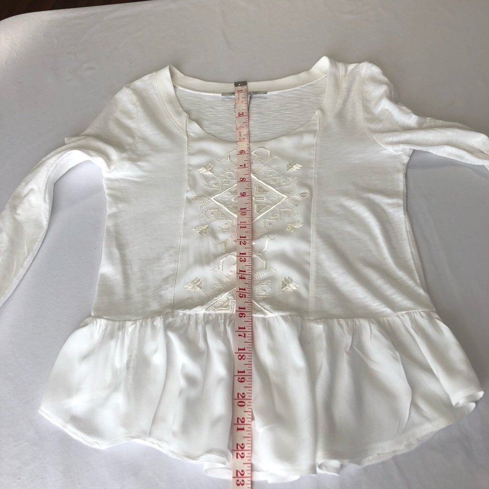 American Rag Embroidered Top Small - Picture 4 of 7